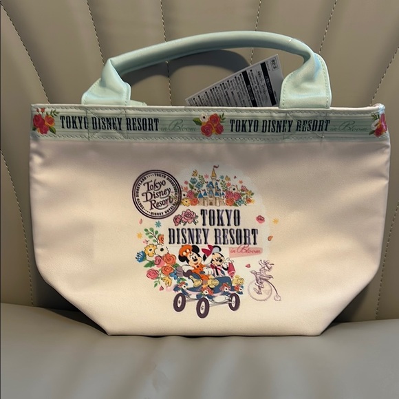 Authentic Tokyo Disney Resort Insulated Tote Lunch Bag - Picture 1 of 4